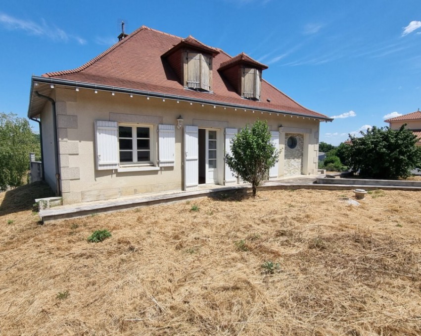 Beautiful Property with Two Houses and Pool